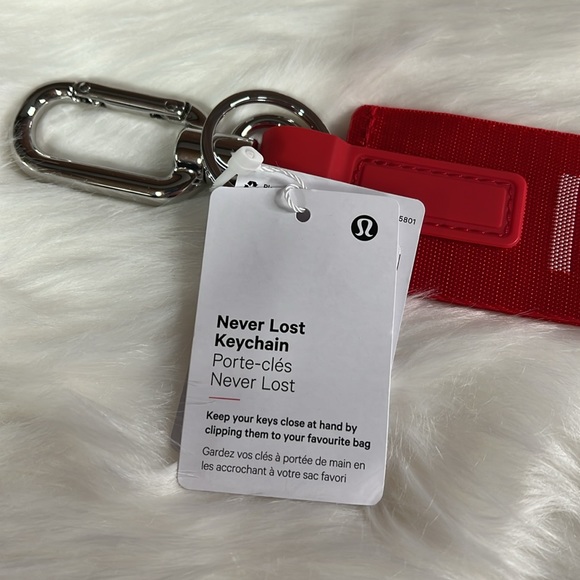 LULULEMON | Never Lost Keychain - Picture 4 of 7